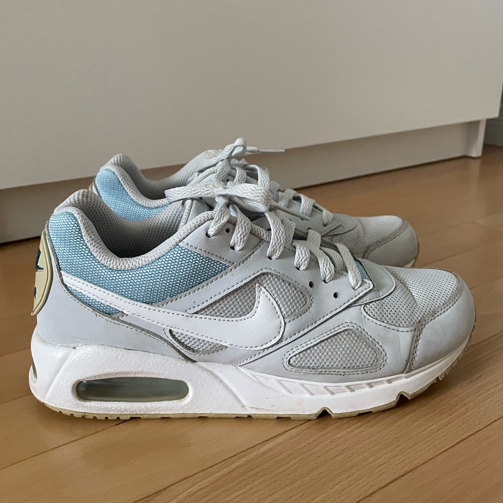Nike Air Max Command - Picture 2 of 8
